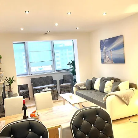 Perfekt Fuer Monteure, 5 Personen * Graz