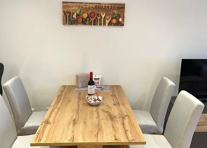 Modern Havanna 6 Person * Γκρατς